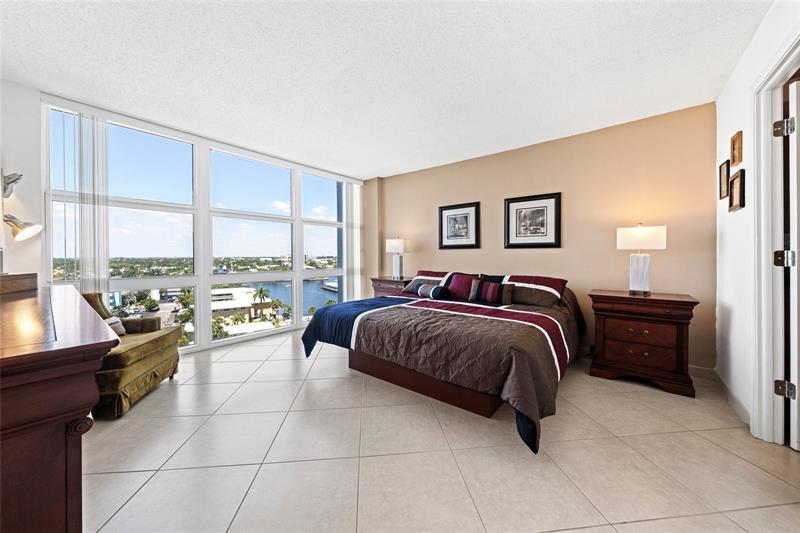 Image 18 of 30 For 2841 Ocean Blvd  1103