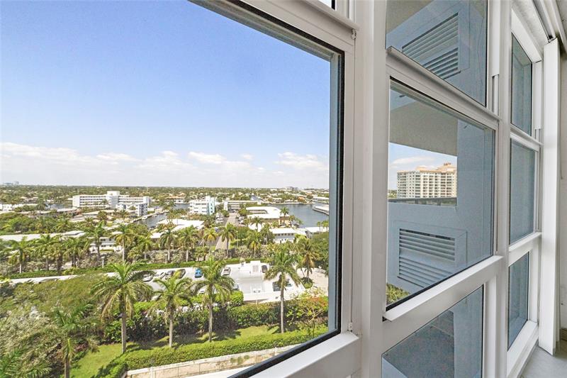 Image 24 of 30 For 2841 Ocean Blvd  1103