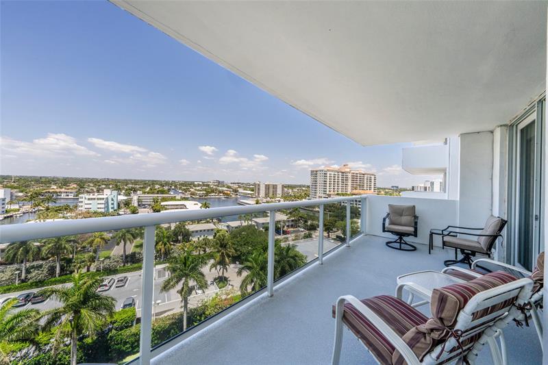 Image 3 of 30 For 2841 Ocean Blvd  1103