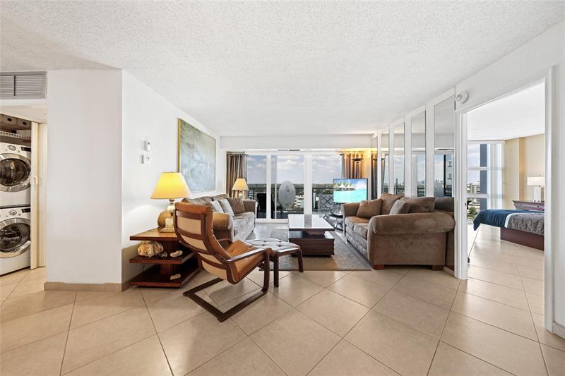 Image 5 of 30 For 2841 Ocean Blvd  1103
