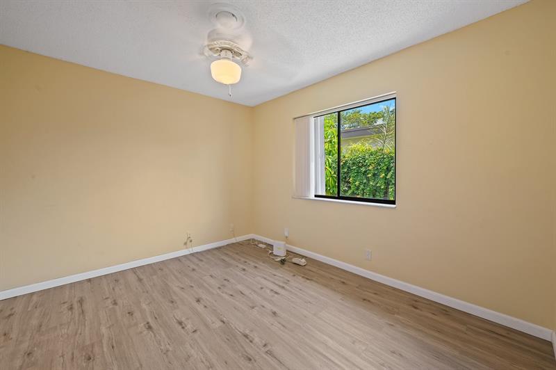 Image 22 of 43 For 8669 51st St