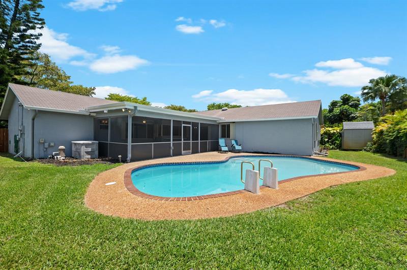 Image 32 of 43 For 8669 51st St