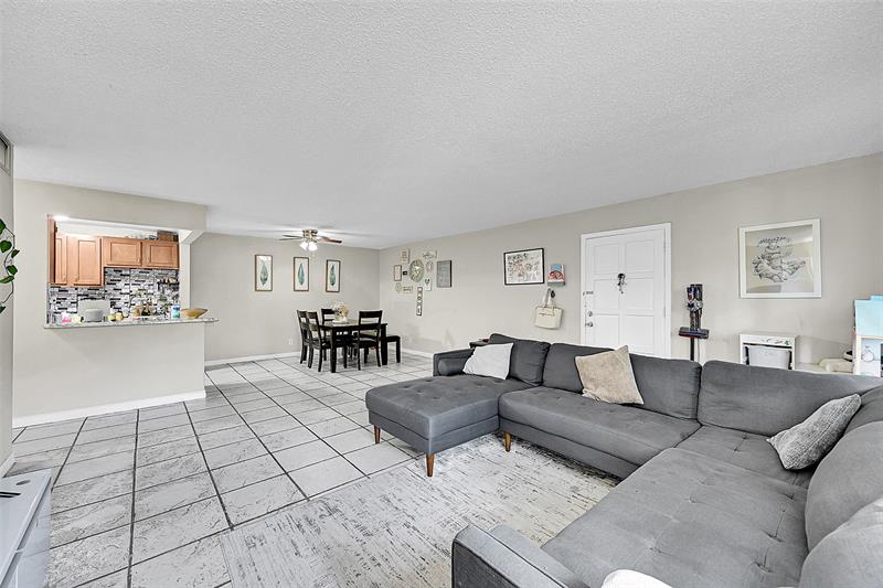 Image 11 of 26 For 11607 29th St  3b
