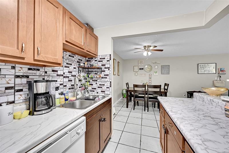 Image 14 of 26 For 11607 29th St  3b