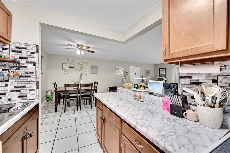 Image 15 of 26 For 11607 29th St  3b