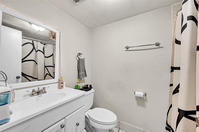 Image 17 of 26 For 11607 29th St  3b