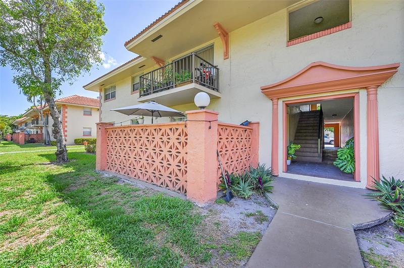 Image 23 of 26 For 11607 29th St  3b