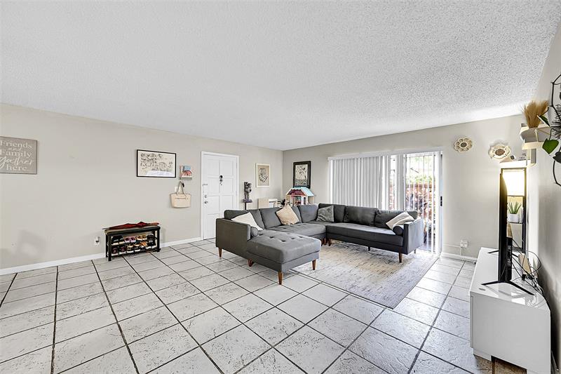 Image 5 of 26 For 11607 29th St  3b