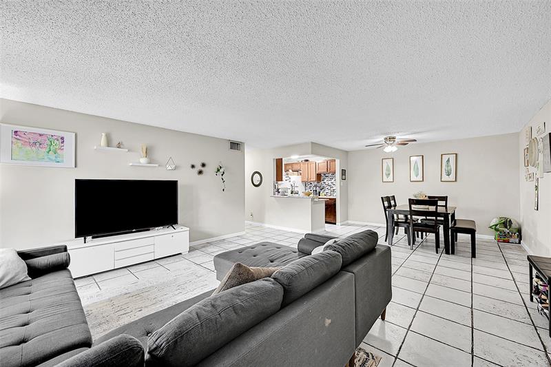 Image 9 of 26 For 11607 29th St  3b