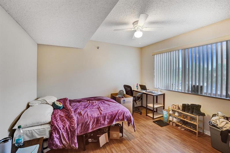 Image 14 of 58 For 9470 Tangerine Pl  301