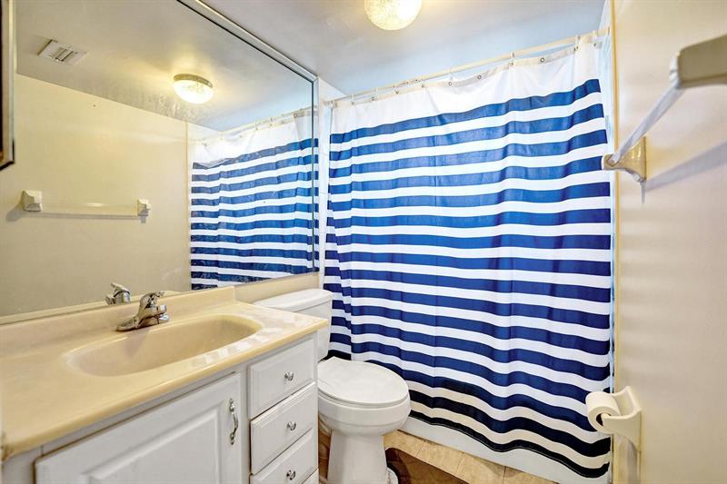 Image 18 of 58 For 9470 Tangerine Pl  301