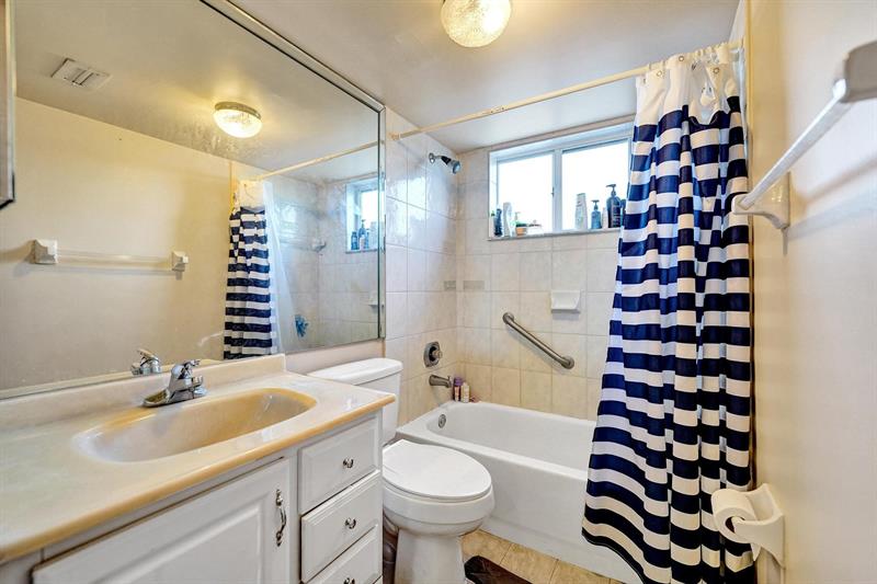 Image 19 of 58 For 9470 Tangerine Pl  301