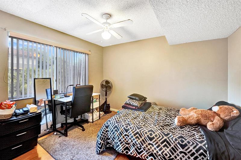 Image 20 of 58 For 9470 Tangerine Pl  301