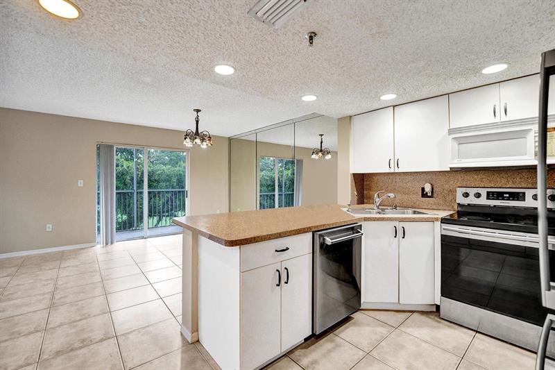 Image 24 of 58 For 9470 Tangerine Pl  301