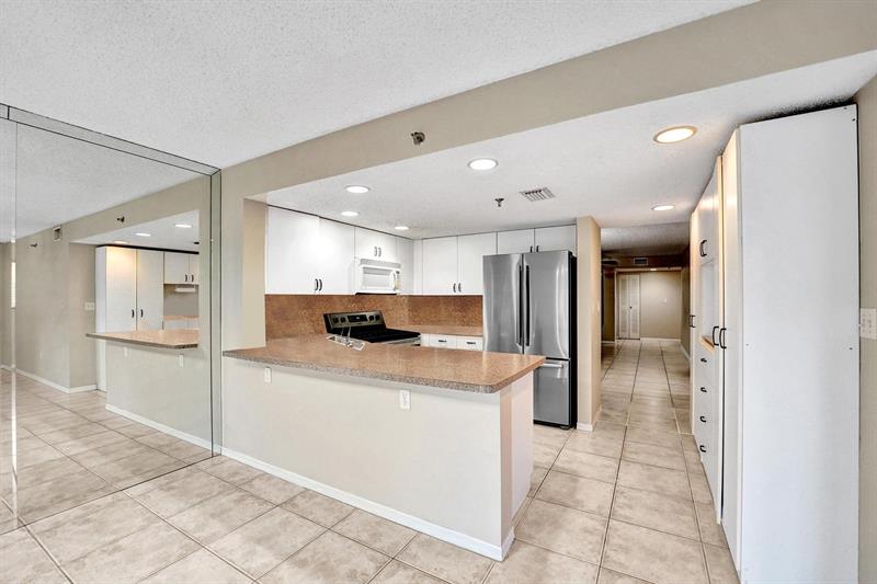 Image 26 of 58 For 9470 Tangerine Pl  301