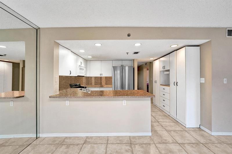 Image 27 of 58 For 9470 Tangerine Pl  301