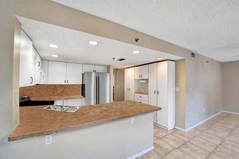 Image 28 of 58 For 9470 Tangerine Pl  301
