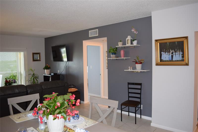 Image 10 of 26 For 4400 Hillcrest Dr  605a