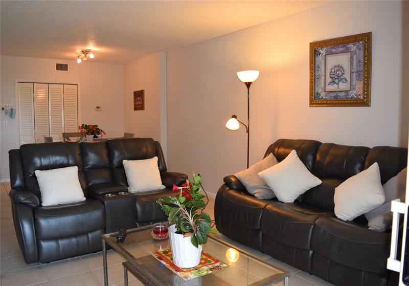 Image 12 of 26 For 4400 Hillcrest Dr  605a
