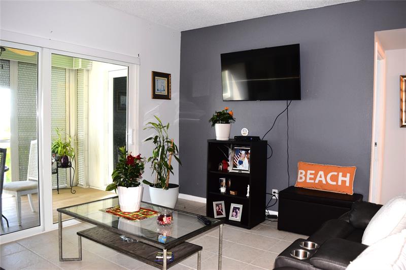 Image 13 of 26 For 4400 Hillcrest Dr  605a