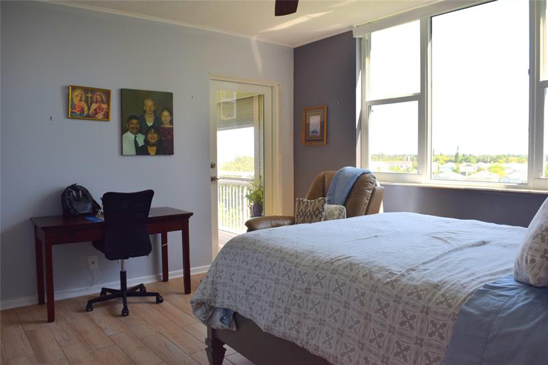 Image 14 of 26 For 4400 Hillcrest Dr  605a