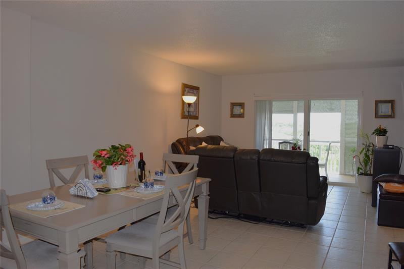 Image 3 of 26 For 4400 Hillcrest Dr  605a