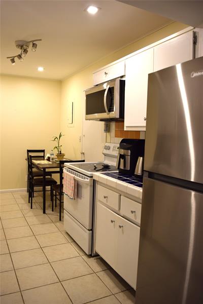 Image 5 of 26 For 4400 Hillcrest Dr  605a