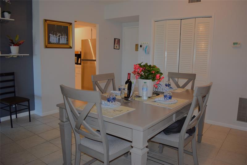 Image 9 of 26 For 4400 Hillcrest Dr  605a