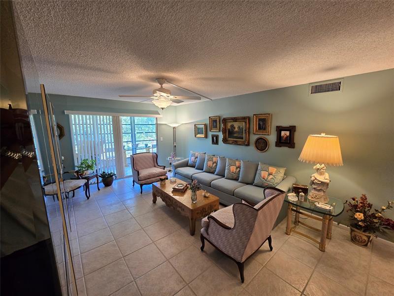 Image 18 of 34 For 2803 Victoria Way  L3