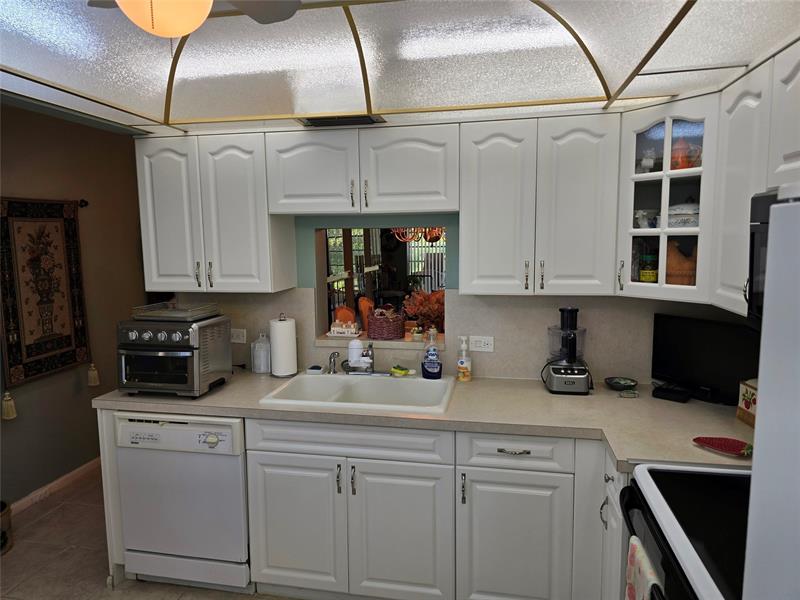 Image 29 of 34 For 2803 Victoria Way  L3