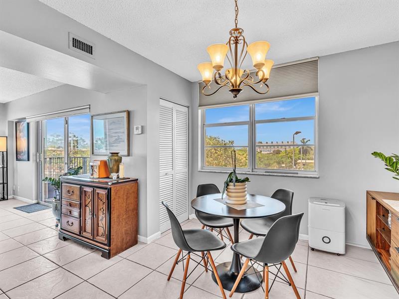 Image 10 of 50 For 1625 10th Ave  409