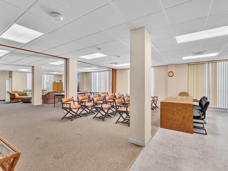 Image 38 of 50 For 1625 10th Ave  409