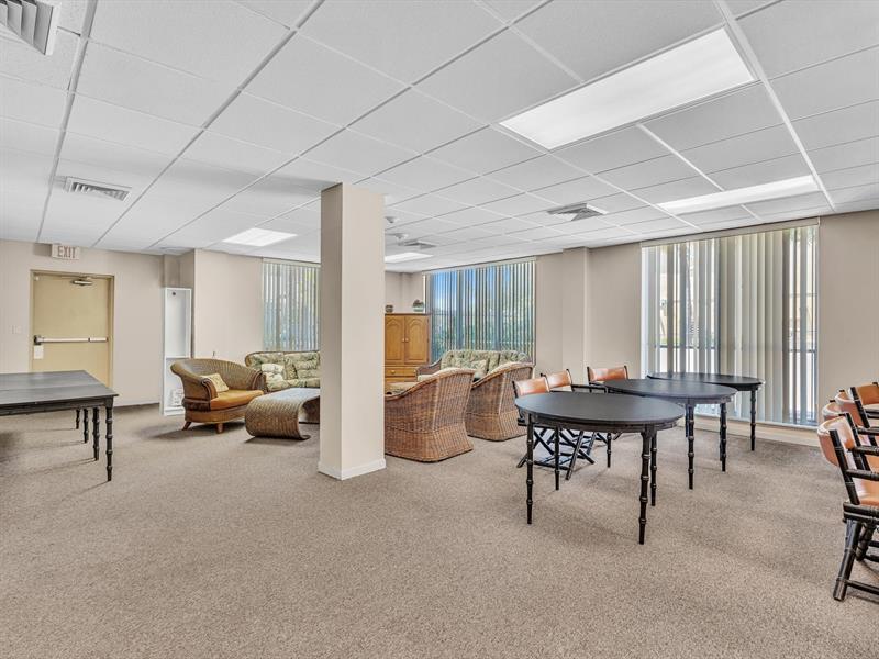 Image 40 of 50 For 1625 10th Ave  409
