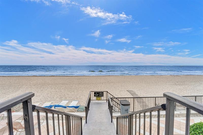 Image 43 of 61 For 4280 Galt Ocean Dr  17k