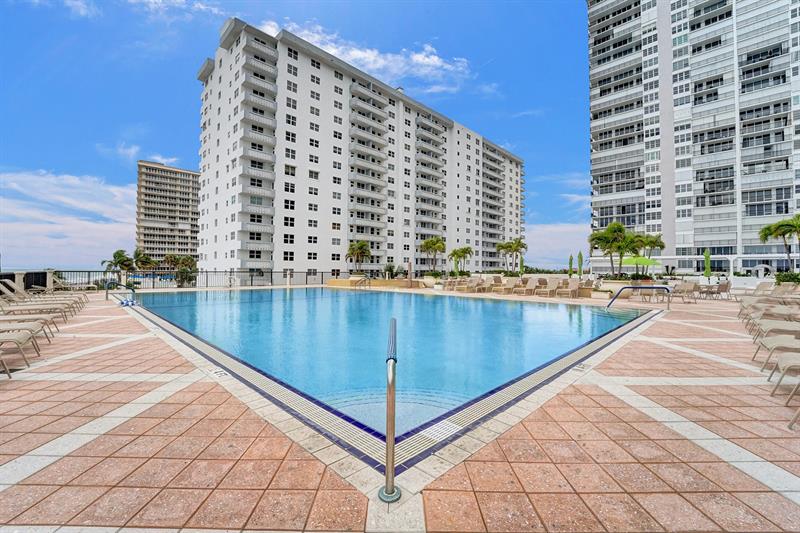 Image 52 of 61 For 4280 Galt Ocean Dr  17k