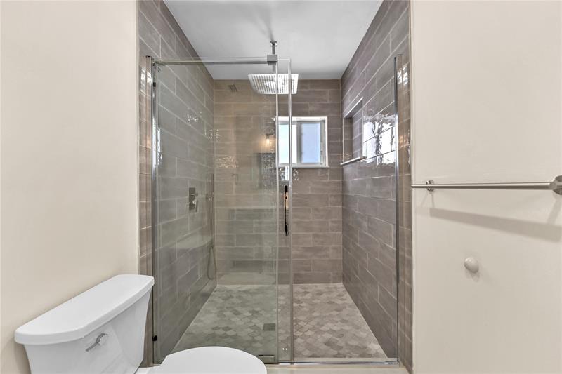 Image 14 of 34 For 6911 83rd Ct