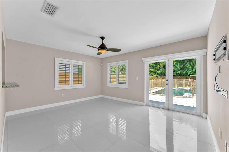 Image 25 of 34 For 6911 83rd Ct