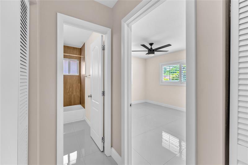 Image 27 of 34 For 6911 83rd Ct
