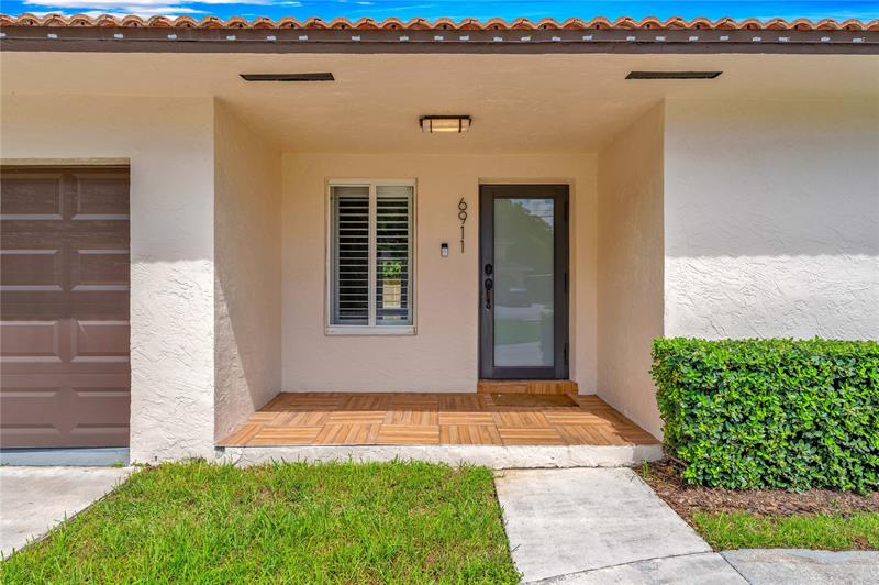 Image 4 of 34 For 6911 83rd Ct