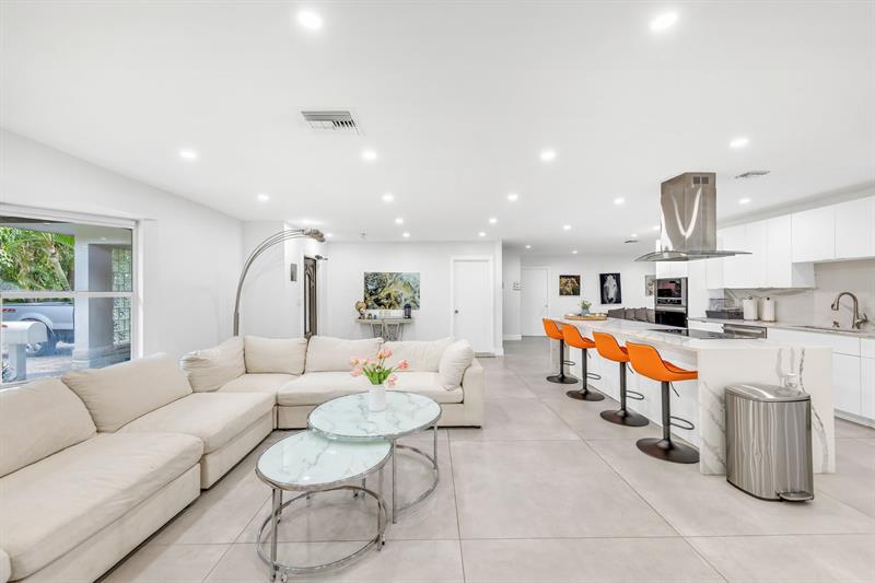 Image 3 of 33 For 2810 Riverland Rd