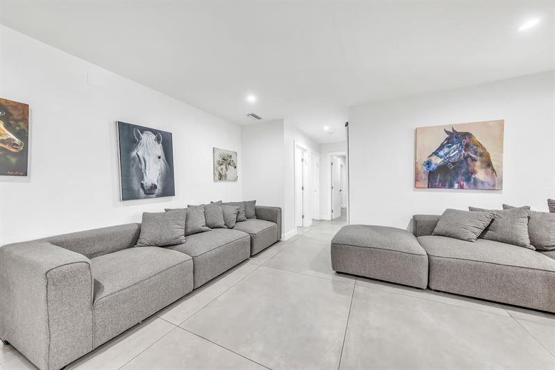 Image 8 of 33 For 2810 Riverland Rd