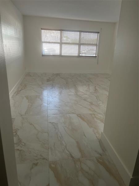 Image 15 of 30 For 550 Bayshore Dr  102