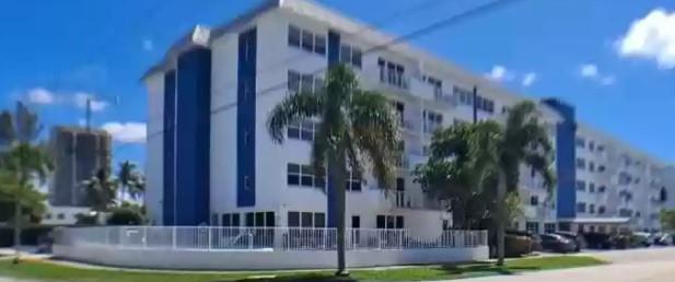 Image 3 of 30 For 550 Bayshore Dr  102