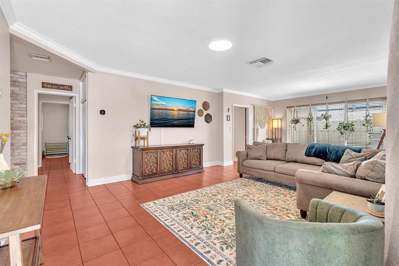 Image 11 of 57 For 1311 42nd St