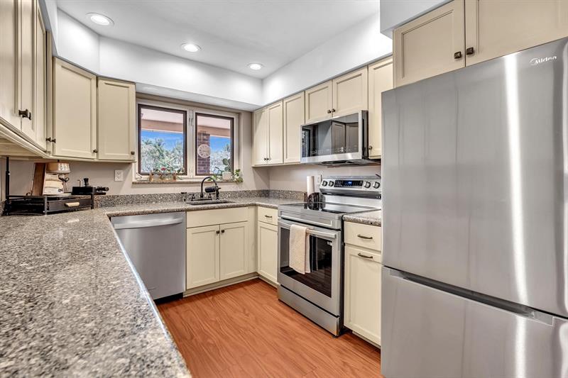 Image 20 of 57 For 1311 42nd St