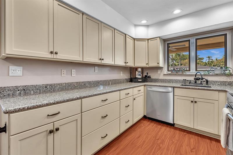 Image 21 of 57 For 1311 42nd St