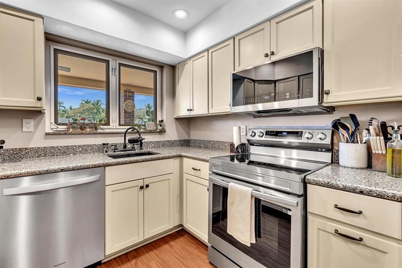 Image 22 of 57 For 1311 42nd St
