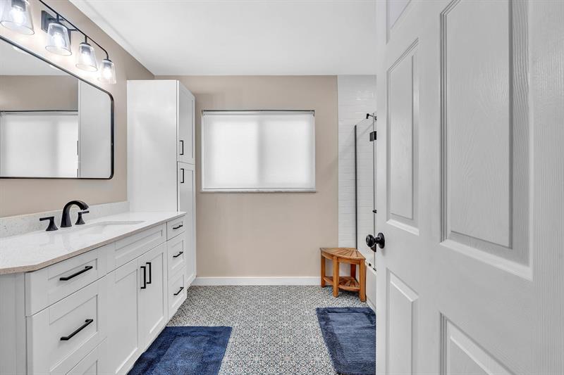 Image 44 of 57 For 1311 42nd St