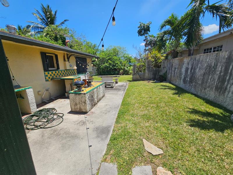 Image 14 of 14 For 2610 Plunkett St