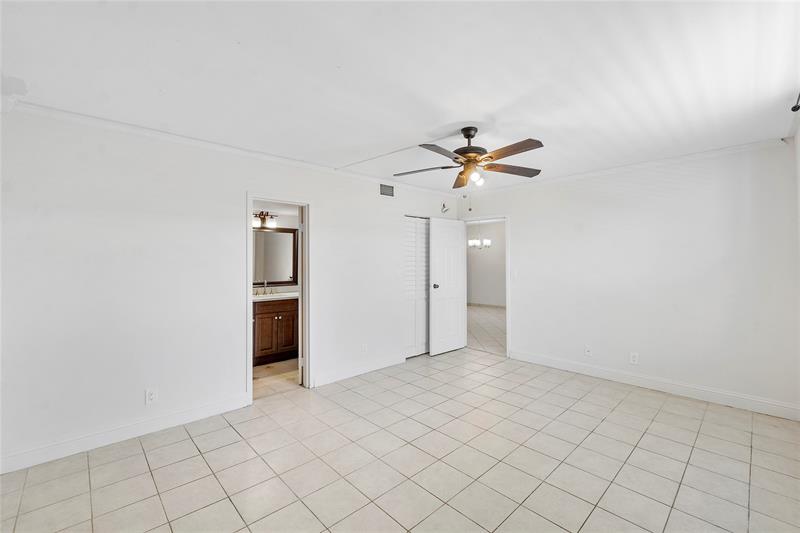 Image 19 of 27 For 8340 Sands Point Blvd  103 P
